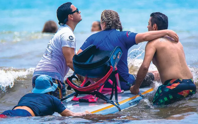 Costa-Rica-Adaptive-Surfing
